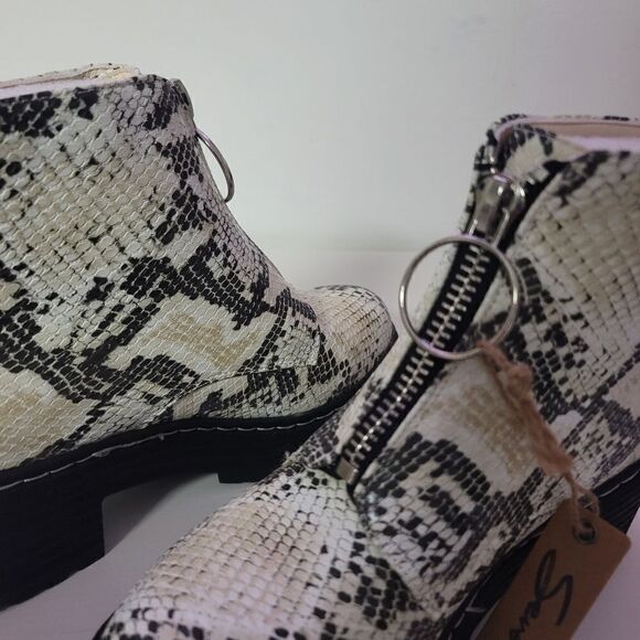 Seven7 footwear Zoe snake platform bootie, 8 - Picture 5 of 11
